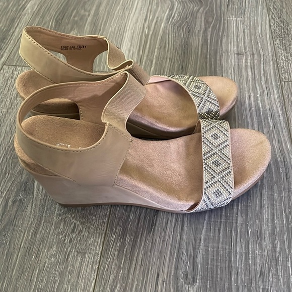 CL by Laundry Shoes Size 10 - Picture 1 of 6